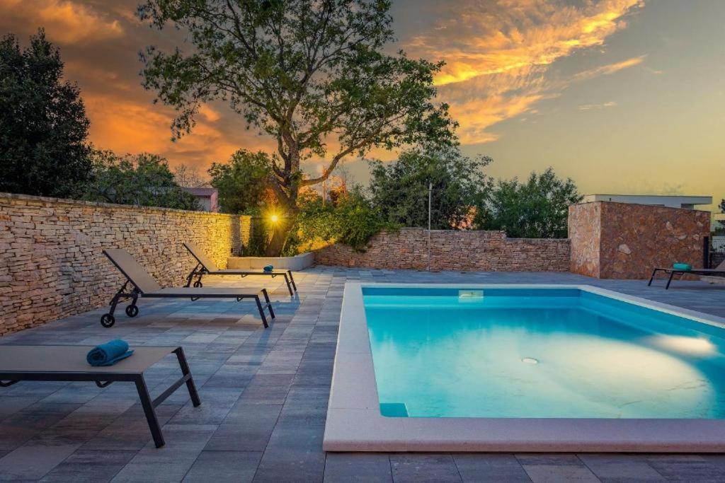 Cesare Apartment, With Swimming Pool And Sea View Liznjan Exterior photo